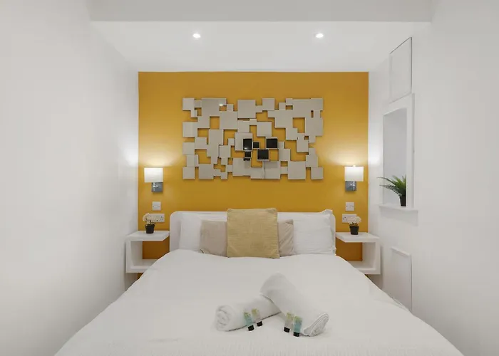 Central And Modern One Bedroom Flat