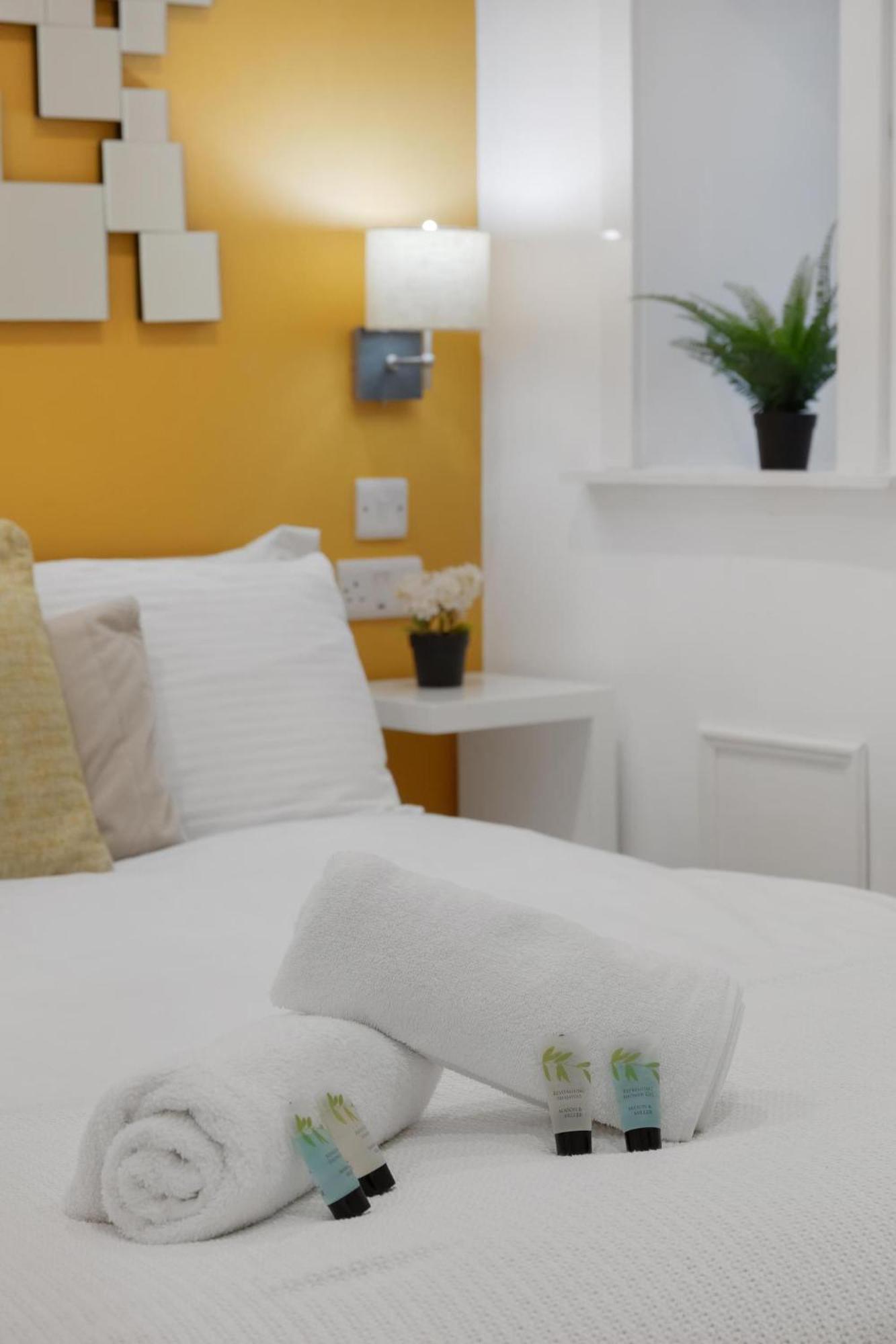 And Modern One Bedroom Flat Apartment