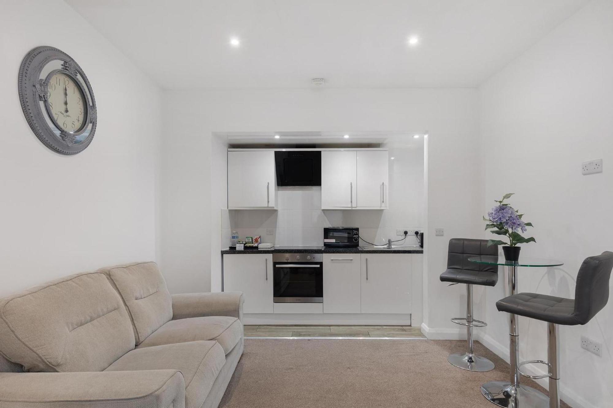 And Modern One Bedroom Flat *